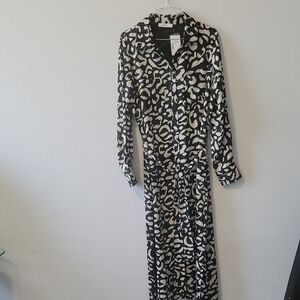 Stylish Black and White Patterned Dress